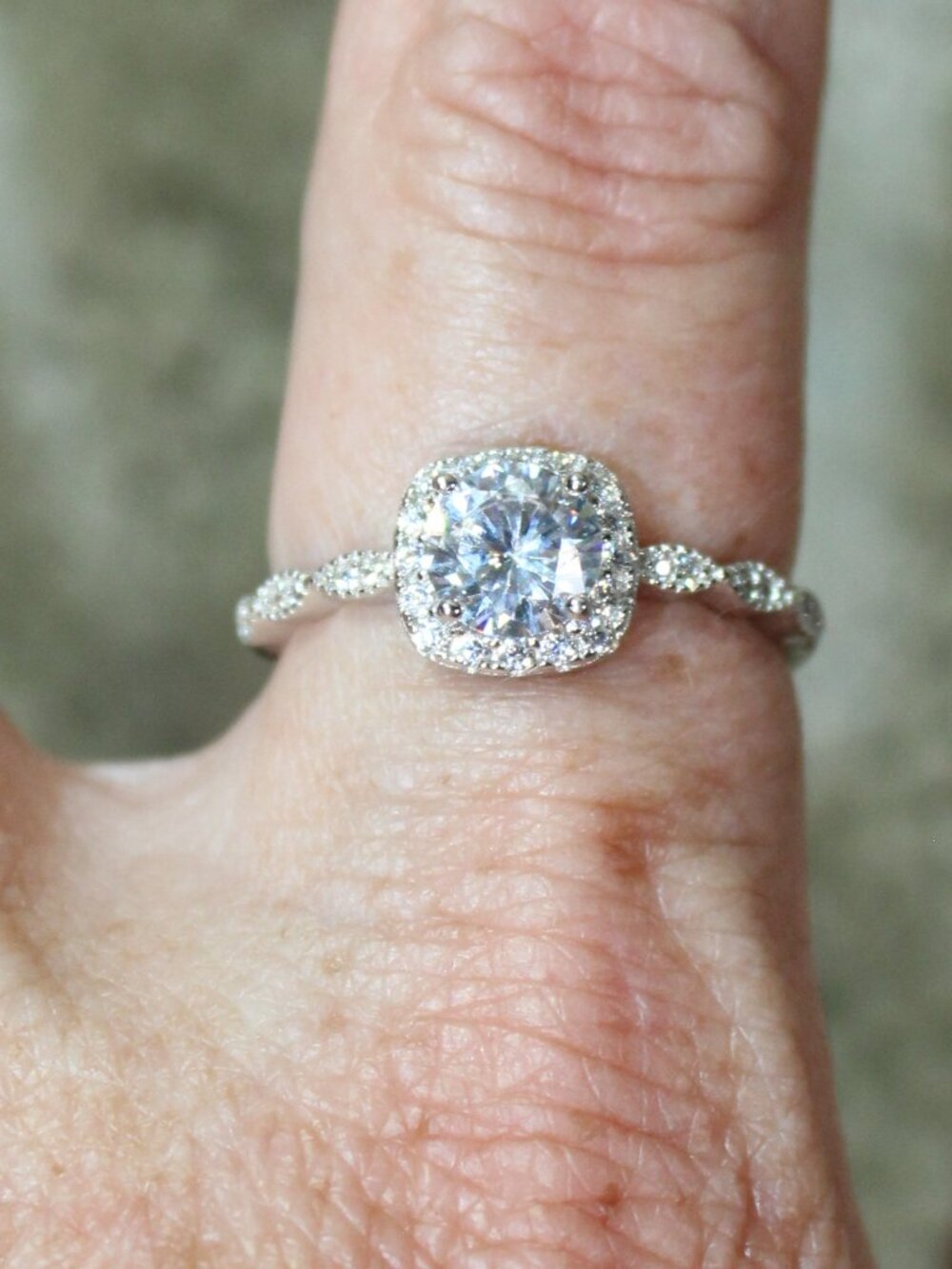 Sterling Silver Size 7 Halo Cushion-Cut Clear Crystal Ring w Clear Accent Stones